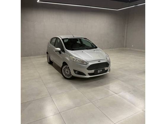 FORD FIESTA 1.6 TITANIUM HATCH 16V FLEX 4P MANUAL FORD FIESTA 1.6 TITANIUM HATCH 16V FLEX 4P MANUAL